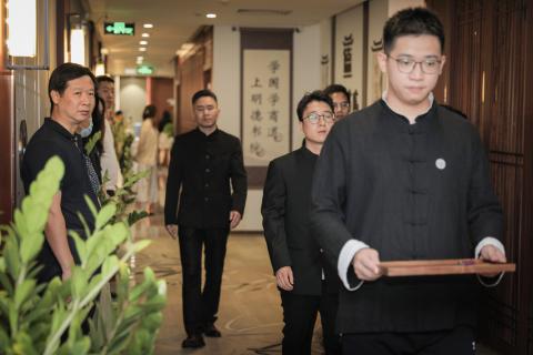 罗湖区委统战部副部长、工商联党组书记叶志伟一行到巨星国际调研