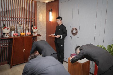 罗湖区委统战部副部长、工商联党组书记叶志伟一行到巨星国际调研