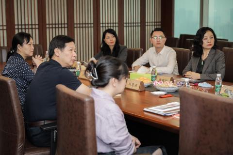 罗湖区委统战部副部长、工商联党组书记叶志伟一行到巨星国际调研