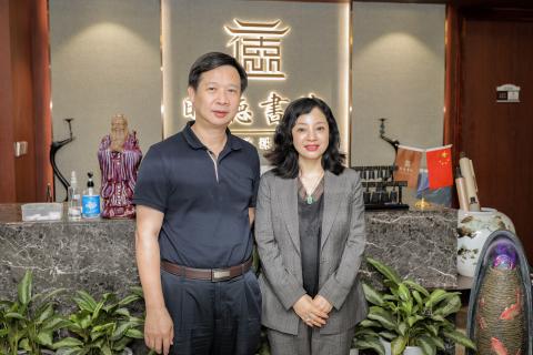 罗湖区委统战部副部长、工商联党组书记叶志伟一行到巨星国际调研